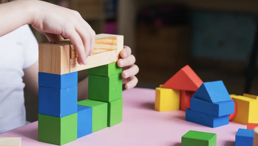 Павлодарда балаларды ұрған тәрбиеші жұмыстан шығарылды