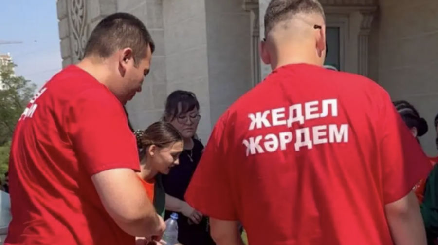 Ақтауда халықаралық фестивальге қатысушылар аптап ыстықтан есінен танып қалған