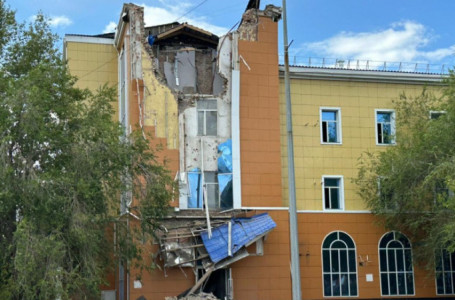 Қарағандының орталығында ғимарат опырылды: ішінде 15 адам болған