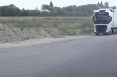 Түркістан облысында жүргізушілер тасжолдың сапасына наразы