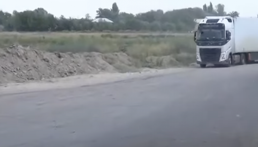 Түркістан облысында жүргізушілер тасжолдың сапасына наразы