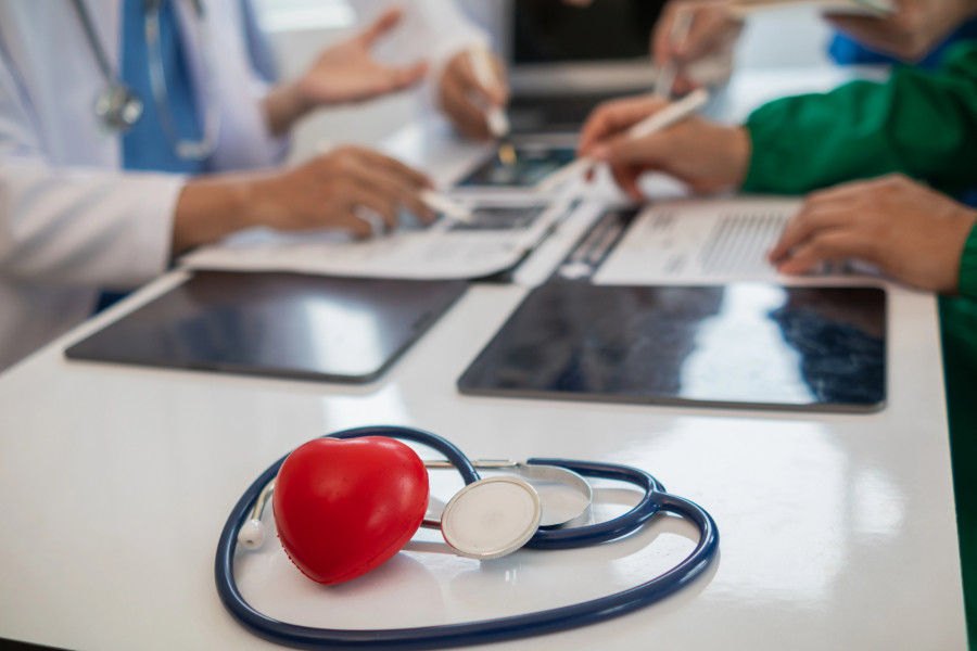 Бұл белгілерді елемей жүріп қалмаңыз: кардиолог жүрек ауруына қатысты кеңес берді