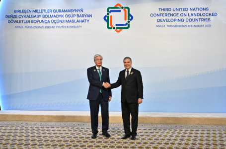 Тоқаев “Аваза“ конгресс-орталығына барды