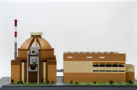 Қазақстанда салынатын алғашқы АЭС-тің фото үлгісі көрсетілді