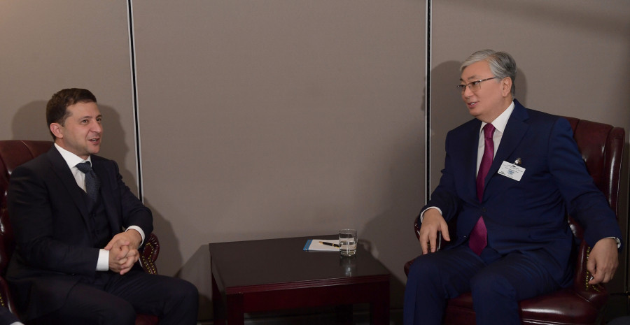 Тоқаев Украина президент Зеленскиймен телефон арқылы сөйлесті