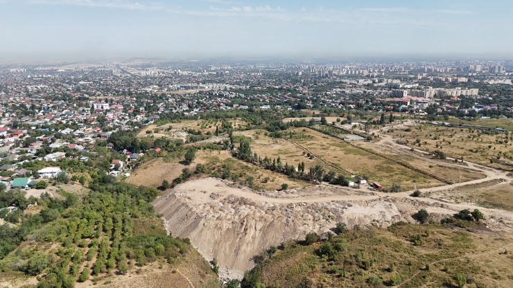 “Шенеуніктер үнсіз“. Депутат Базарбек тағы бір былықты әшкереледі