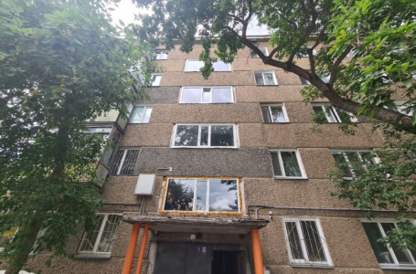 Павлодарда анасы терезеден лақтырған баланың жағдайы қалай?