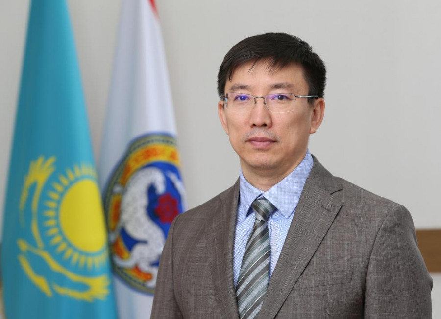 Дархан Сатыбалды ауыс-түйіс жүргізіп жатыр: тағы бір шенді жұмыстан кетті