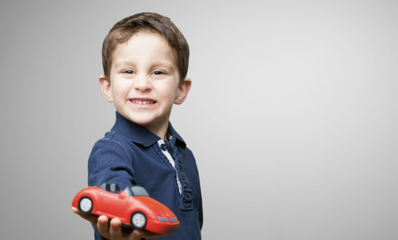 Дәрігерлер 5 жастағы баланың асқасынан ойыншық алып шықты