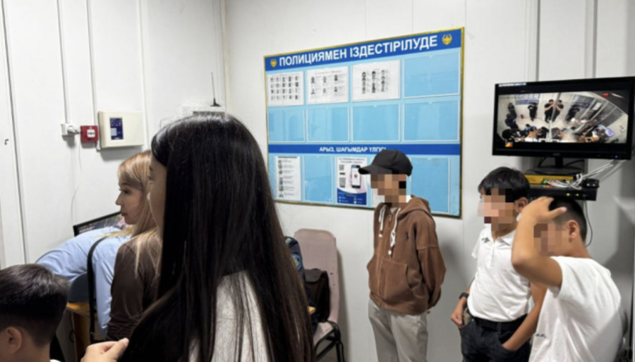 Атырауда концерт кезінде ондаған бала жоғалып кеткен