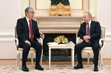 Тоқаев пен Путин Аляскадағы кездесу туралы телефон арқылы сөйлесті 