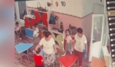 Жантүршігерлік жайт: Тараздағы балабақшада тәрбиеші баланың басын жарып тастаған