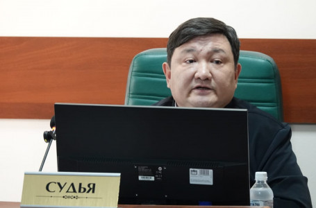 Берденовке қатысты істегі судья журналиске тілін шығарған: тексеріс тағайындалды