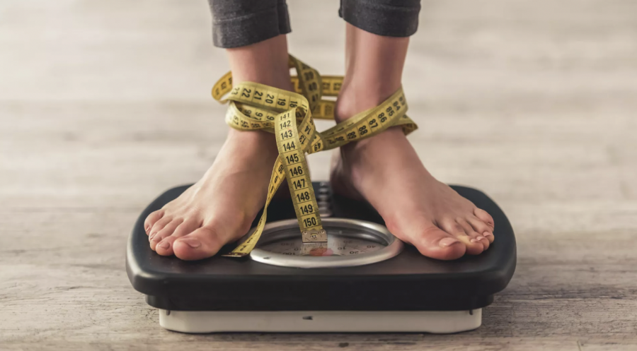 Ер адамдар кезекте тұр: Түркияда бой ұзарту отасына сұраныс артты