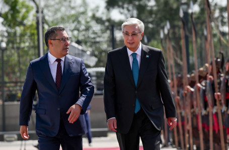 Жапаров Тоқаевты “Ынтымақ Ордо“ резиденциясында қарсы алды 