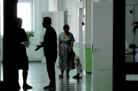 Ақтөбеде аттракционда 5 жасар бүлдіршіннің бармағы жұлынып қалған