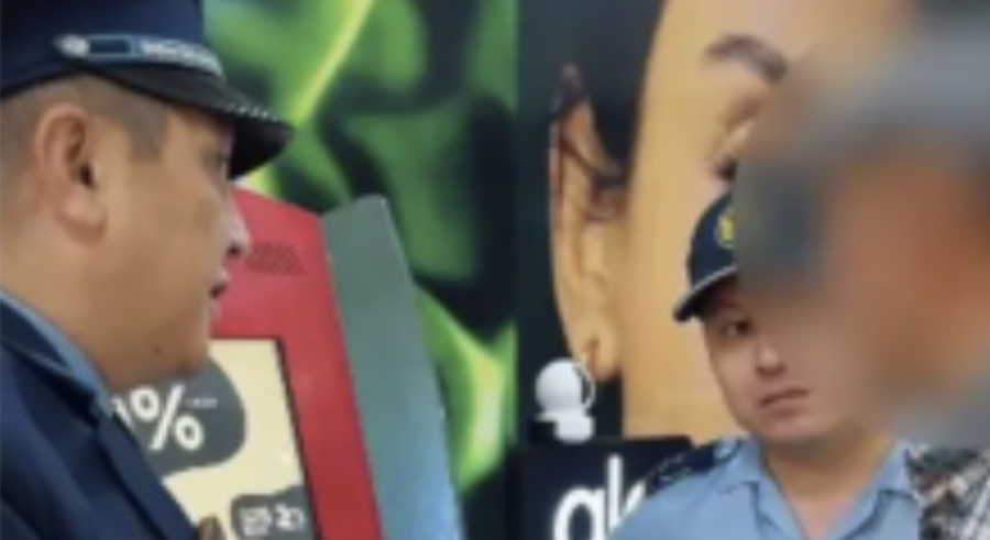 Ақтөбедегі зейнеткер алаяқтарға ақша аударғалы тұрған жерінен құтқарылды