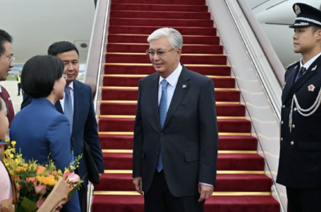 Тоқаев ШЫҰ саммитіне қатысу үшін Тяньцзинь қаласына барды