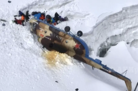 Жеңіс шыңына көмекке ұшты: апатқа ұшыраған тікұшақтың суреттері пайда болды