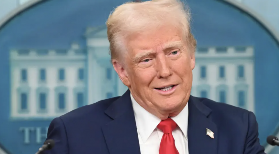 Трамп Путин мен Зеленский арасындағы екіжақты келіссөздің болатынына күмән келтірді