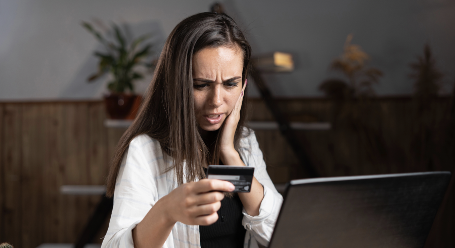 WhatsApp-та нөмірін тіркеймін деп жұмысқа кірген қыз тергеуге ілікті