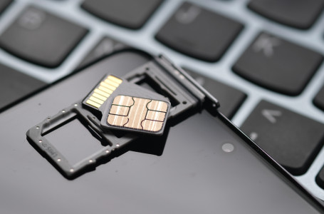 “Тарифке қыруар ақша төлеймін“. Kcell мен Activ абоненттері желідегі ақауға шағымданды