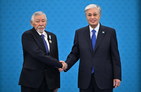 Тоқаев бір топ азаматты мемлекеттік наградалармен марапаттады