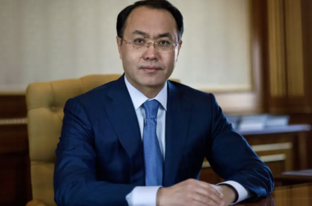 Қайрат Қожамжаров туралы не белгілі?