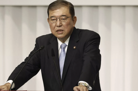 Жапония премьері Исиба отставкаға кетуге дайын екенін айтты