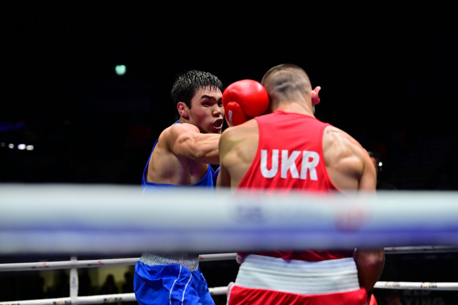 Әлем чемпионаты: Сабыржан Аққалықов қарсыласына есе жіберді