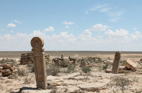 Бекет атаға бара жатқан: Маңғыстаудағы жантүршігерлік жол апаты туралы не белгілі?