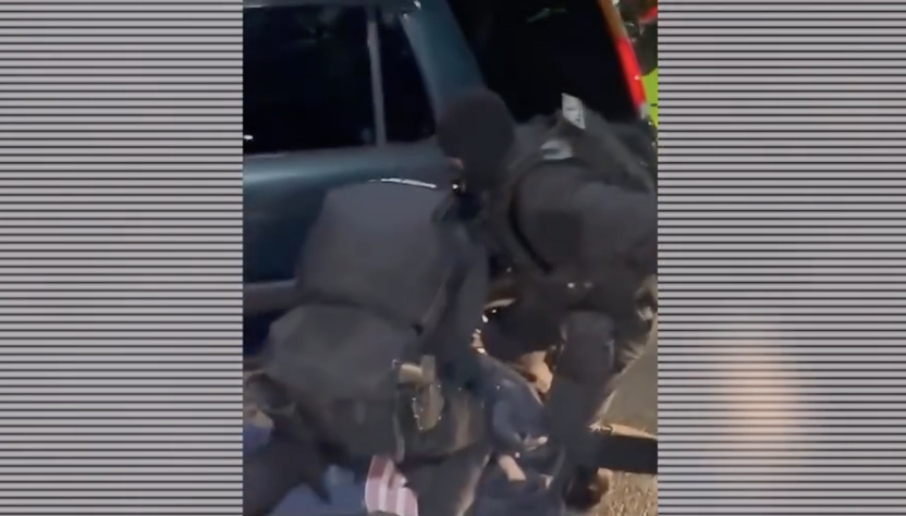 “Полицияданбыз“. Алматыда жұртты алдап, ақша бопсалаған топ ұсталды