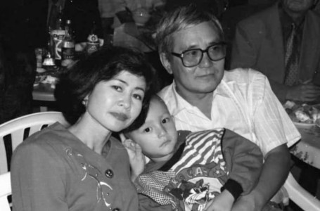 “Елу жыл бойы нөмірі бірінші әнші“ - Әли Оқапов анасы туралы 