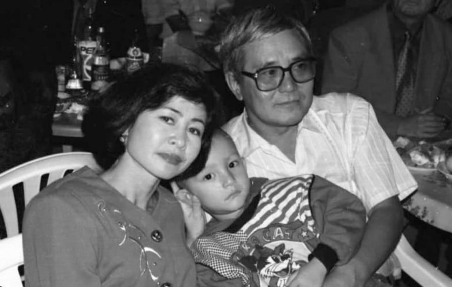 “Елу жыл бойы нөмірі бірінші әнші“ - Әли Оқапов анасы туралы 