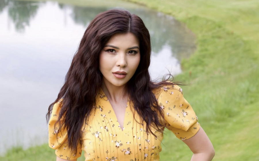 Смотреть секс видео минет. Транни GIF-ті басқарады