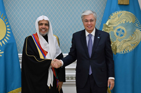 Президент Дүниежүзілік ислам лигасының бас хатшысын марапаттады