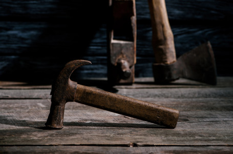 Түркістан облысында 56 жастағы ер адам әйелін өлтіріп, кейін өзіне қол жұмсаған