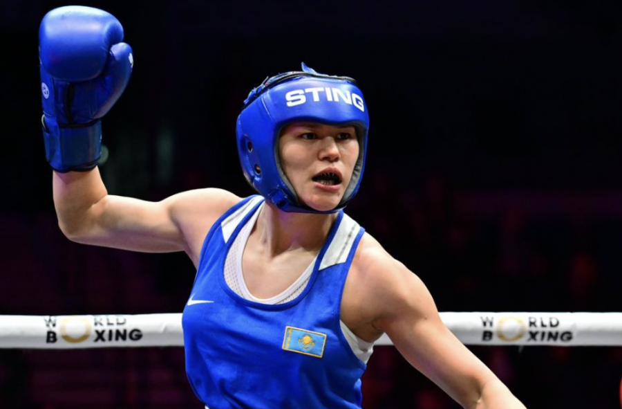 “1 қызы 10 ұлға татыпты деген осы екен“. Әлем чемпионы Алуа Балқыбекова әкесіне көлік сыйлады