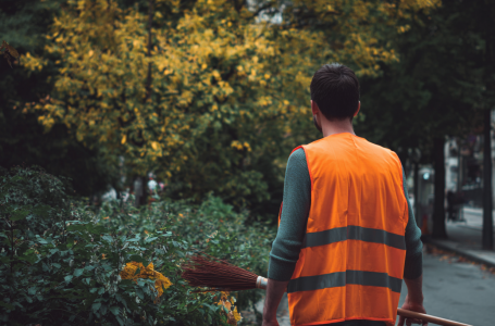 Ақтөбеде баласына араша түскен адамға бәкі сұғып алған тұрғын сотталды 