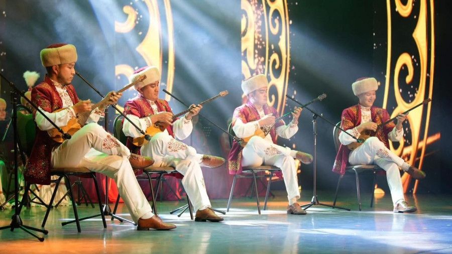 “Сұлу Сырдан - ұлы Абай еліне“ атты Қызылорда облысының өнер күндері Өскеменде жалғасты