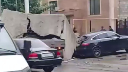 Қостанайда көлікті бетон плита басып қалды