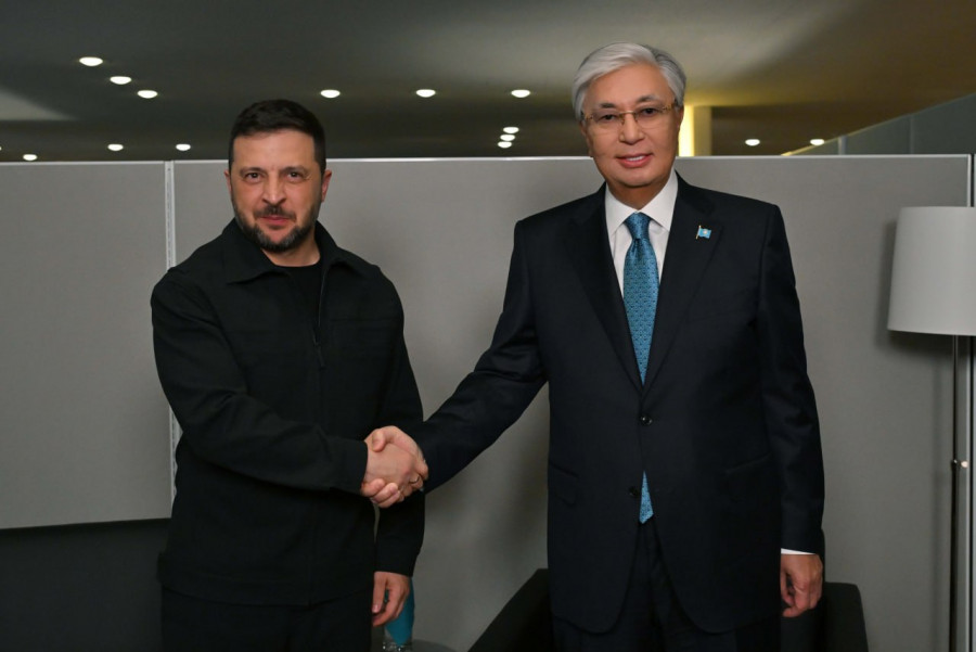 Тоқаев Зеленскиймен кездесті