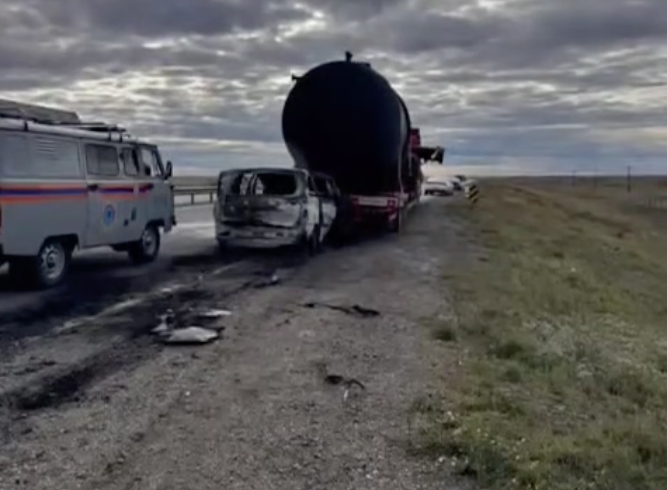 Павлодар облысындағы жол апатынан бес адам жанып кеткен