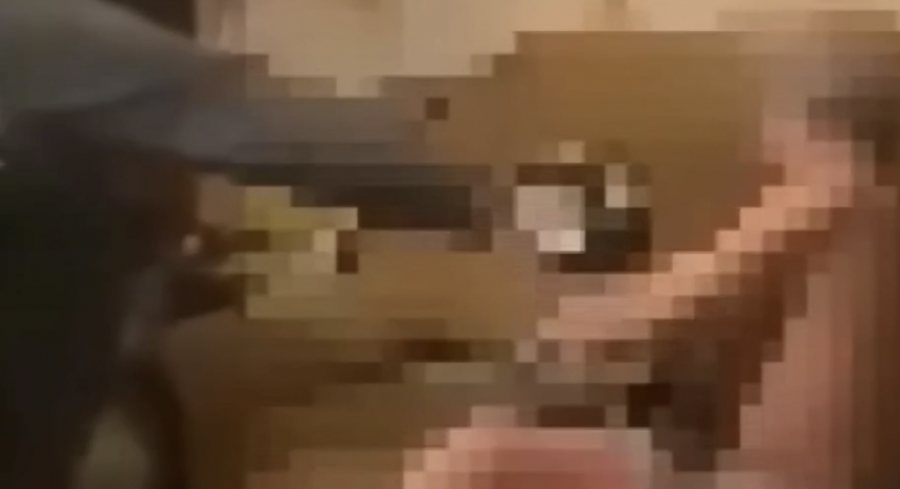 Қарағандыда жасөспірімдер зейнеткерді тонап, тепкінің астына алған