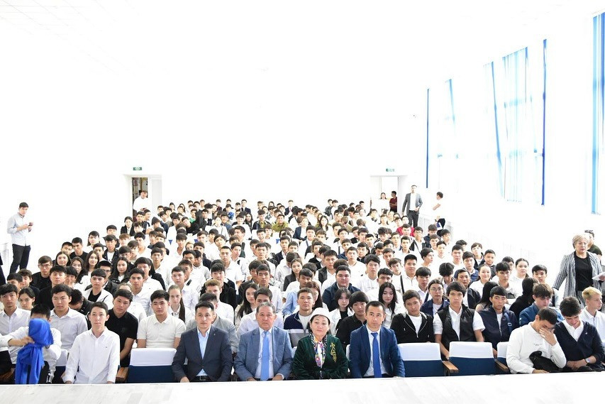 “Даналық көпірі“ жастар мен қоғамды тоғыстырды