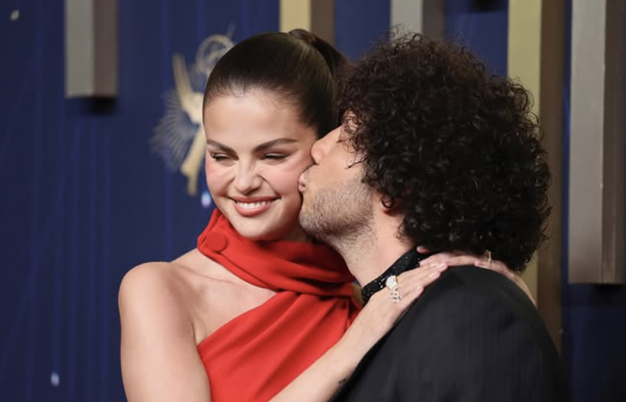 Әлемге әйгілі әнші Селена Гомес күйеуге шықты 