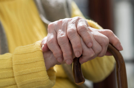 Қазақстанда 100 жастан асқан қанша қарт бар?