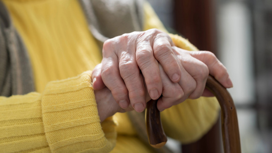 Қазақстанда 100 жастан асқан қанша қарт бар?