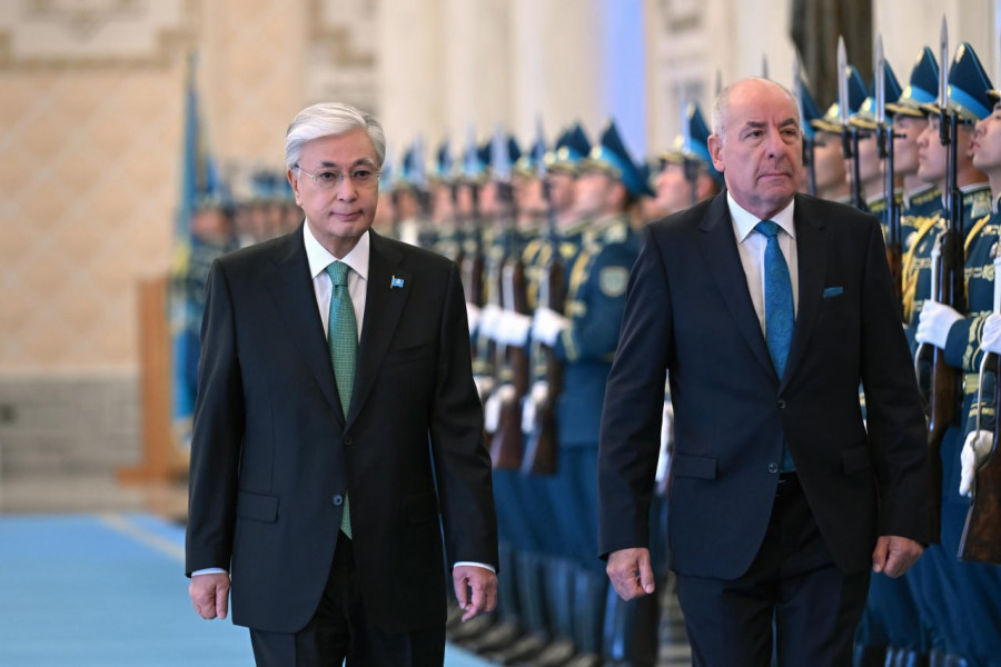 Тоқаев Ақордада Мажарстан президентін қарсы алды