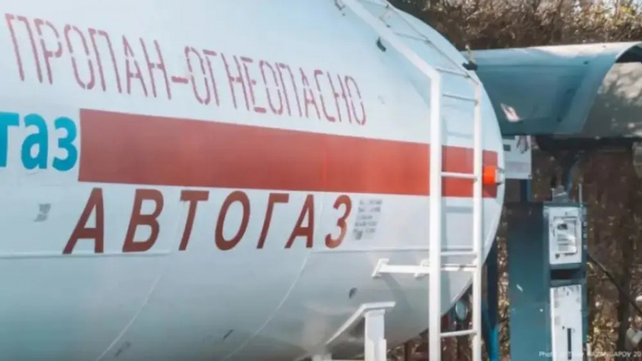 Газ тапшы: Ақтөбедегі жанармай құю бекеттерінде ұзын-сонар кезек пайда болған